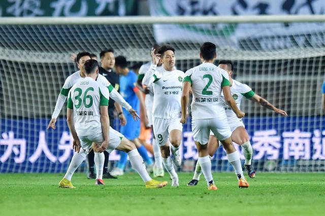 天天盈球 官网-【中超】高迪梅开二度卡斯蒂略冲顶 南通1比2浙江队