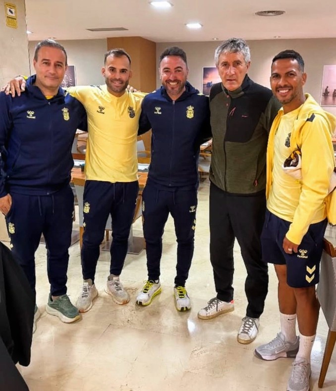 天天盈球即时比分直播-前国安主帅塞蒂恩受邀观看拉帕比赛，并与赫塞、比埃拉等人合影